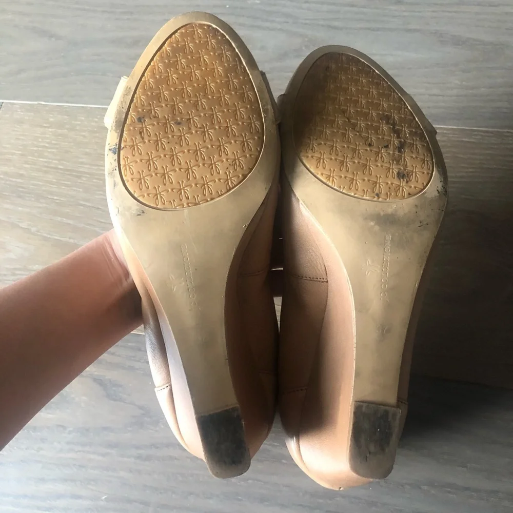 JC Collezione tan colored almond toe wedges heels size 6.5 buckle shoes
